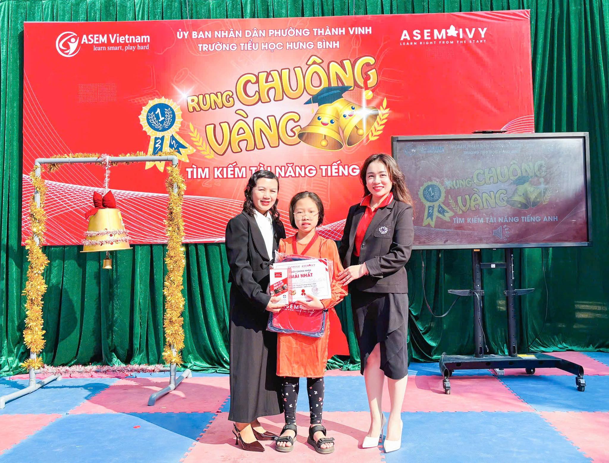 Sân chơi Golden Bell Challenge do Trường Tiểu học Hưng Bình phối hợp cùng Trung tâm Anh ngữ Asem Ivy tổ chức đã tìm thấy những chủ nhân xứng đáng cho những danh hiệu cao nhất!
