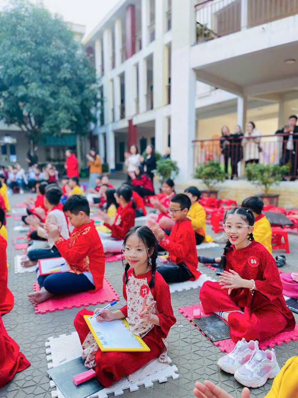 Sân chơi Golden Bell Challenge do Trường Tiểu học Hưng Bình phối hợp cùng Trung tâm Anh ngữ Asem Ivy tổ chức đã tìm thấy những chủ nhân xứng đáng cho những danh hiệu cao nhất!
