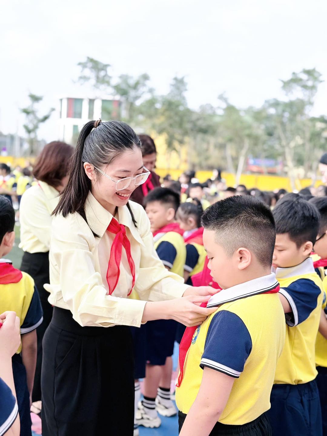 LỄ KẾT NẠP ĐỘI VIÊN LẦN 2 – NIỀM TỰ HÀO CỦA HỌC SINH LỚP 3 TRƯỜNG TIỂU HỌC HƯNG BÌNH