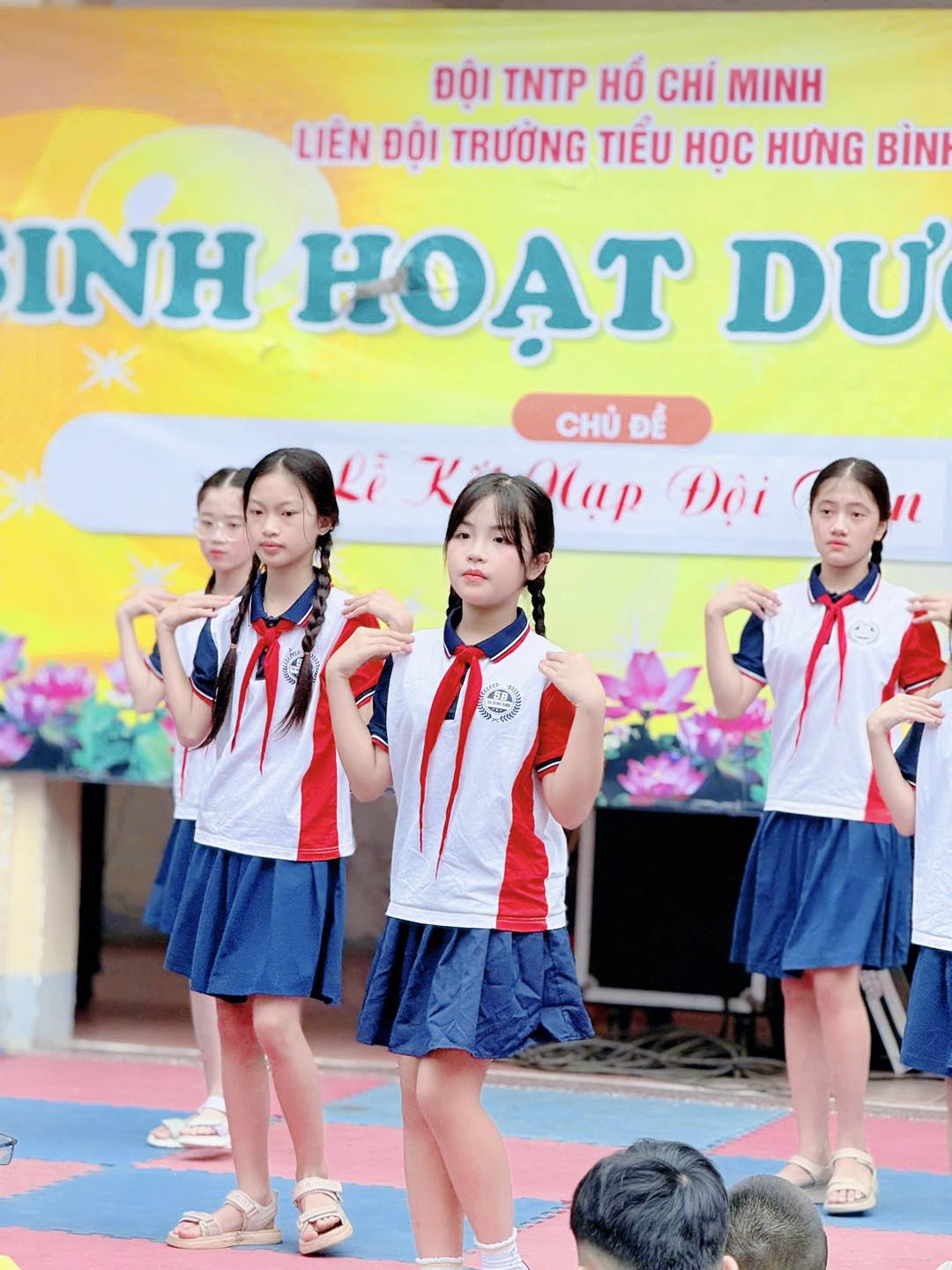 LỄ KẾT NẠP ĐỘI VIÊN LẦN 2 – NIỀM TỰ HÀO CỦA HỌC SINH LỚP 3 TRƯỜNG TIỂU HỌC HƯNG BÌNH