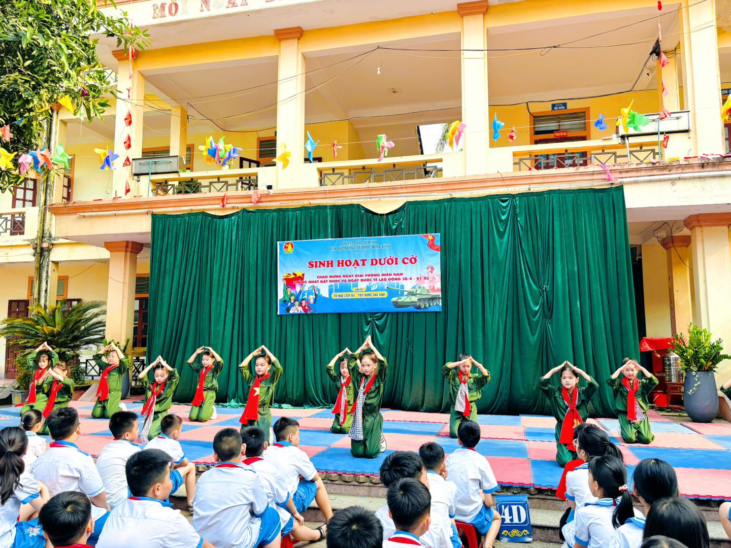 SÔI NỔI TIẾT SHDC CHÀO MỪNG THÁNG TƯ LỊCH SỬ