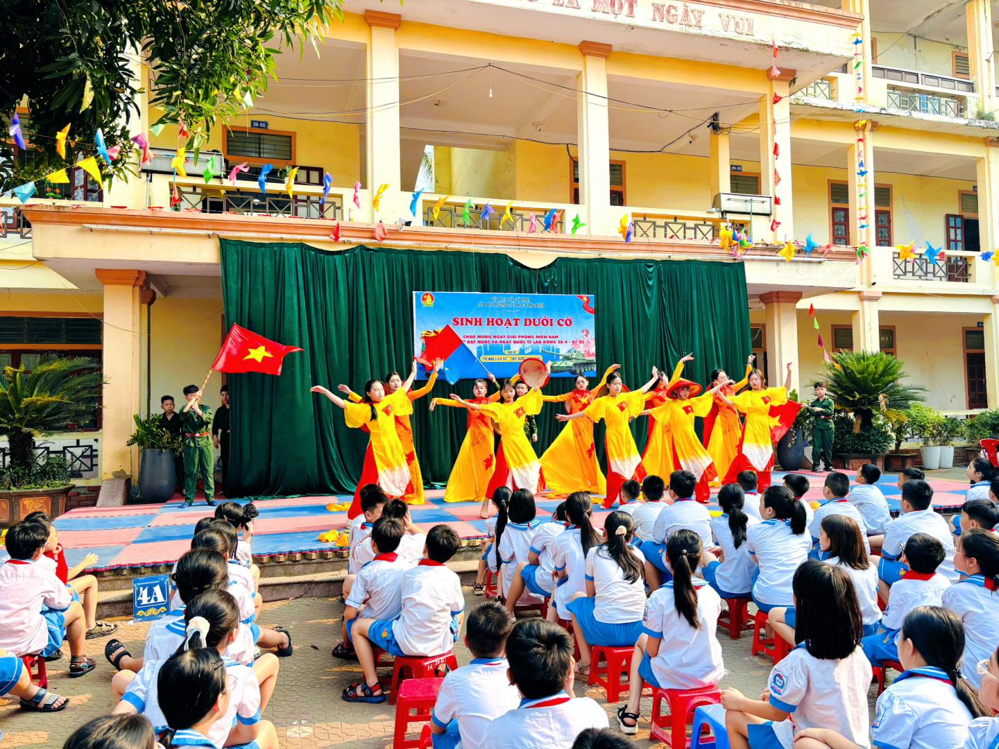 SÔI NỔI TIẾT SHDC CHÀO MỪNG THÁNG TƯ LỊCH SỬ