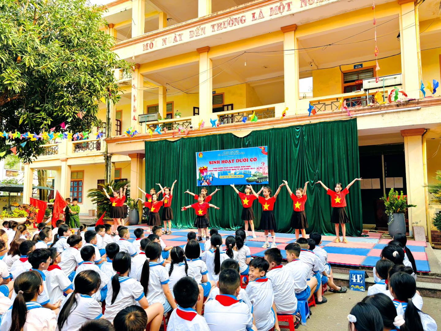 SÔI NỔI TIẾT SHDC CHÀO MỪNG THÁNG TƯ LỊCH SỬ