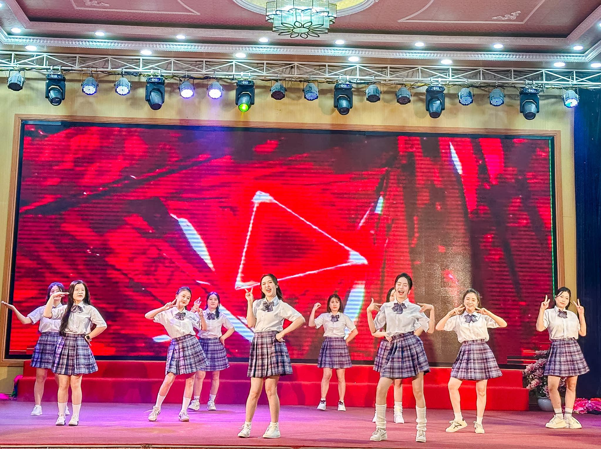 TOẠ ĐÀM NGÀY NHÀ GIÁO VIỆT NAM 20/11 – TRƯỜNG TIỂU HỌC HƯNG BÌNH