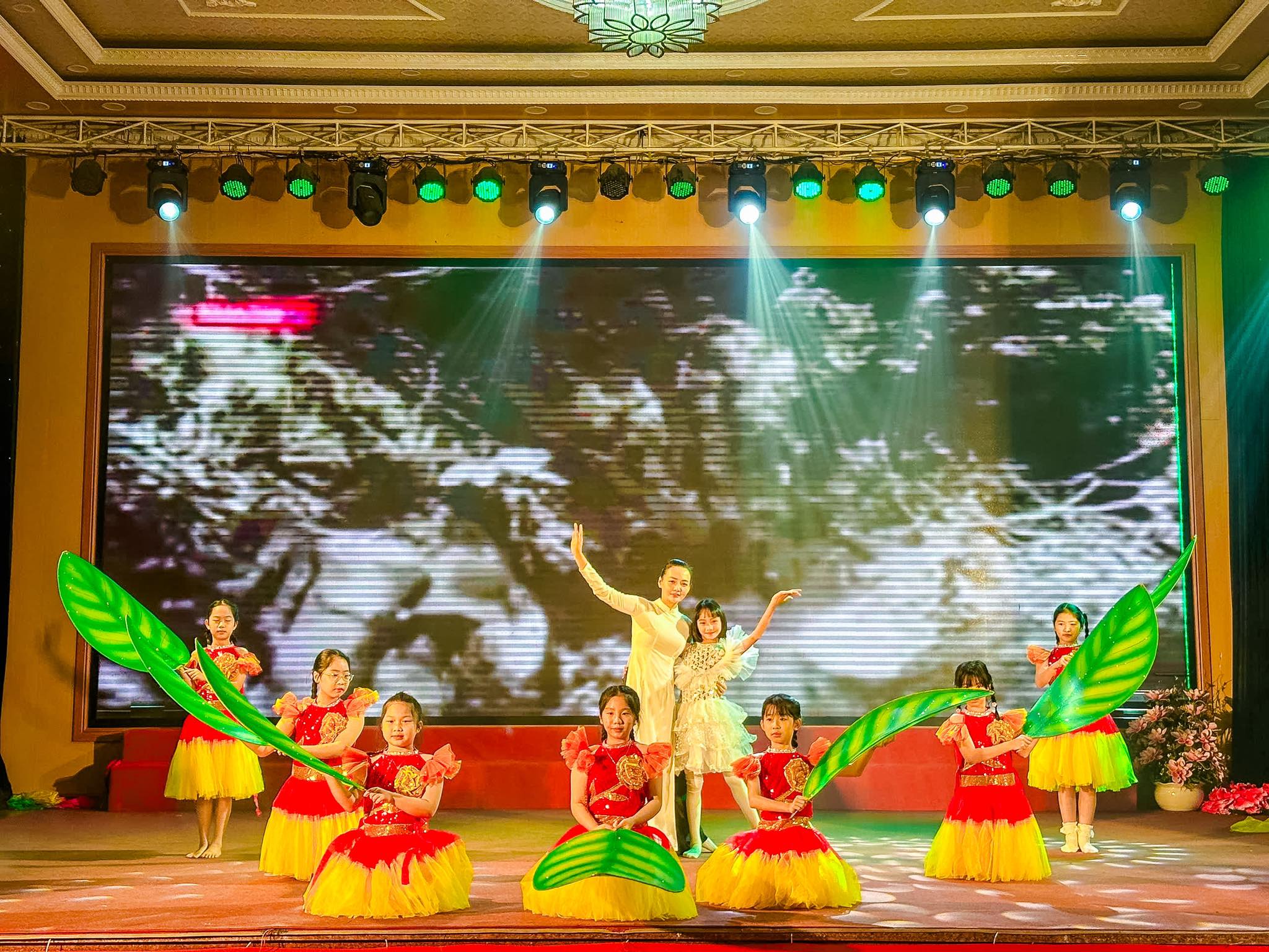 TOẠ ĐÀM NGÀY NHÀ GIÁO VIỆT NAM 20/11 – TRƯỜNG TIỂU HỌC HƯNG BÌNH