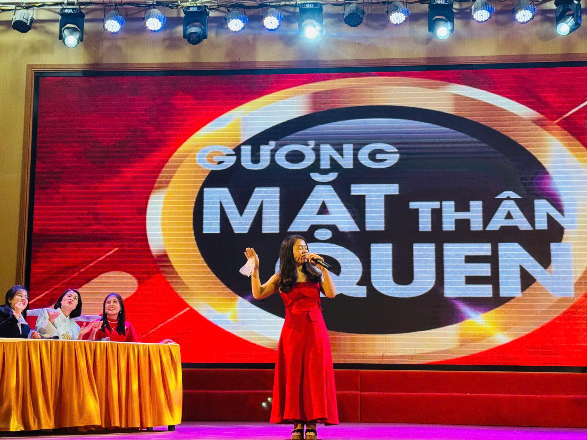 TOẠ ĐÀM NGÀY NHÀ GIÁO VIỆT NAM 20/11 – TRƯỜNG TIỂU HỌC HƯNG BÌNH