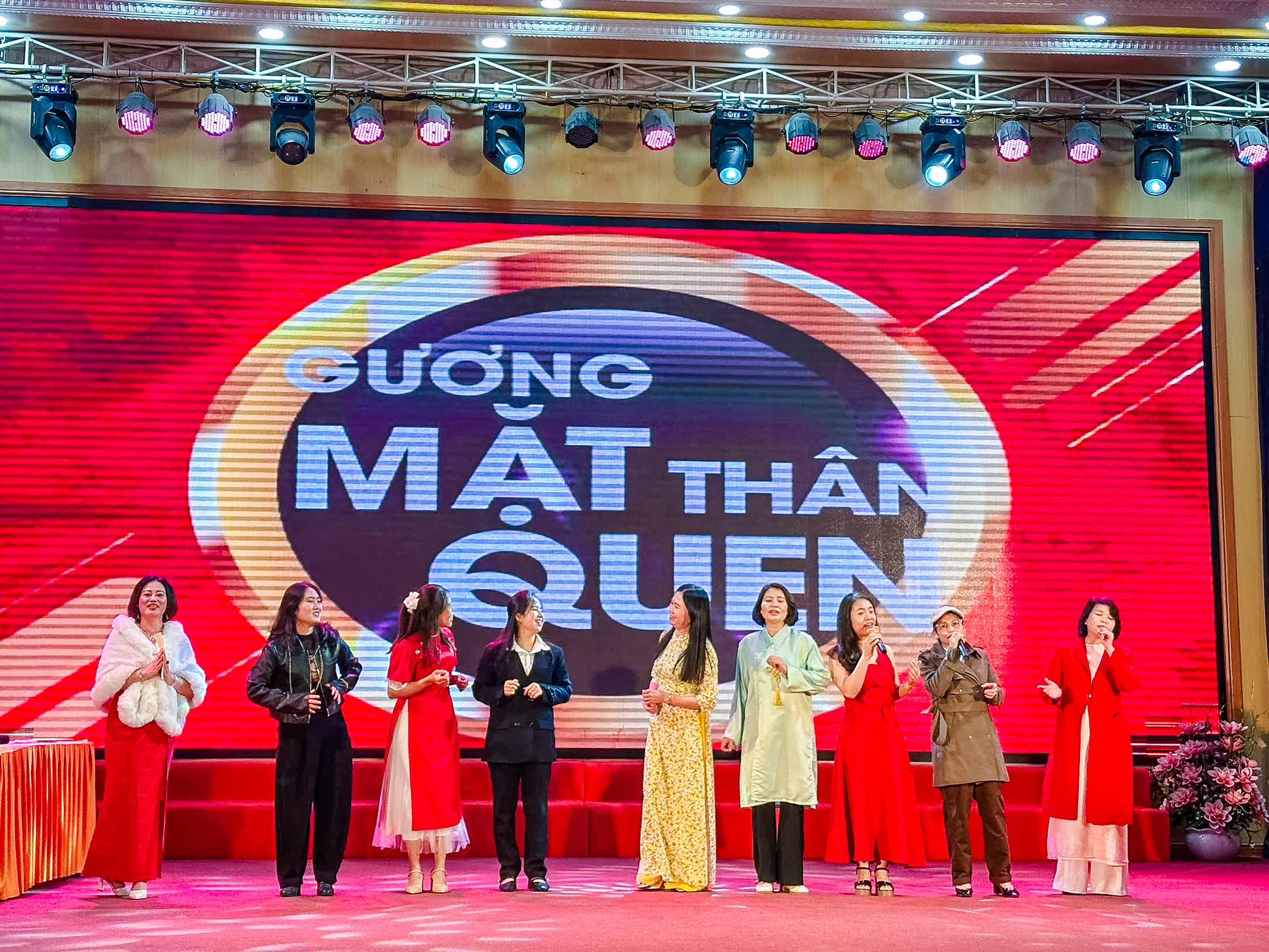 TOẠ ĐÀM NGÀY NHÀ GIÁO VIỆT NAM 20/11 – TRƯỜNG TIỂU HỌC HƯNG BÌNH