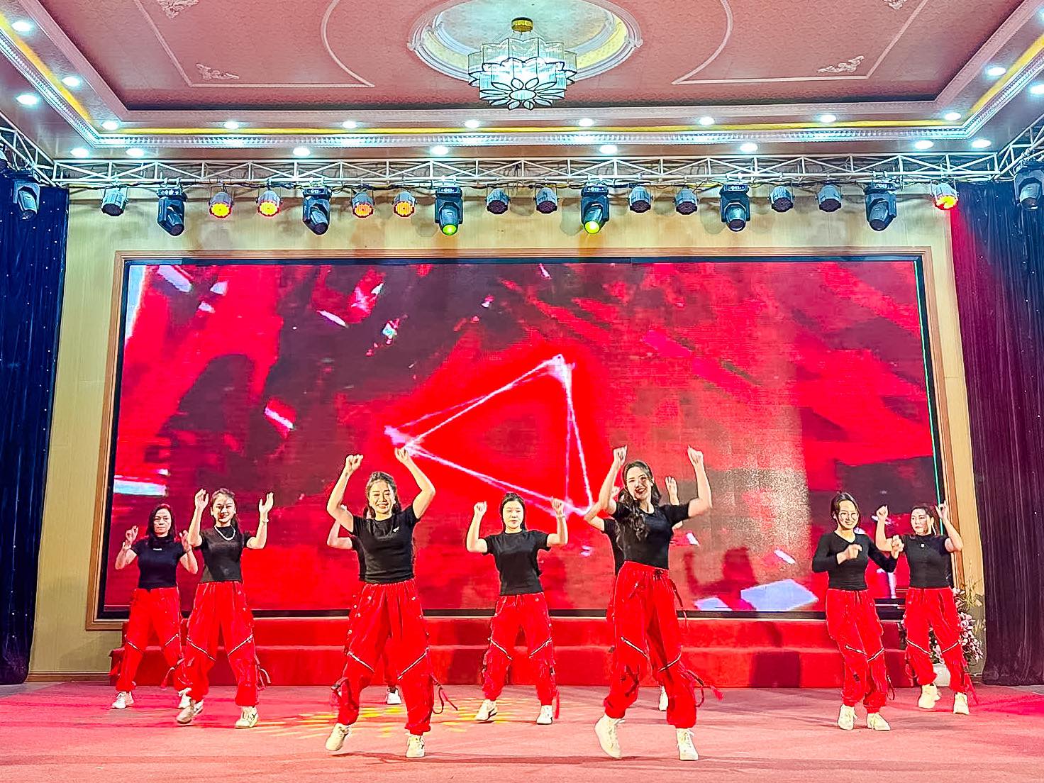 TOẠ ĐÀM NGÀY NHÀ GIÁO VIỆT NAM 20/11 – TRƯỜNG TIỂU HỌC HƯNG BÌNH