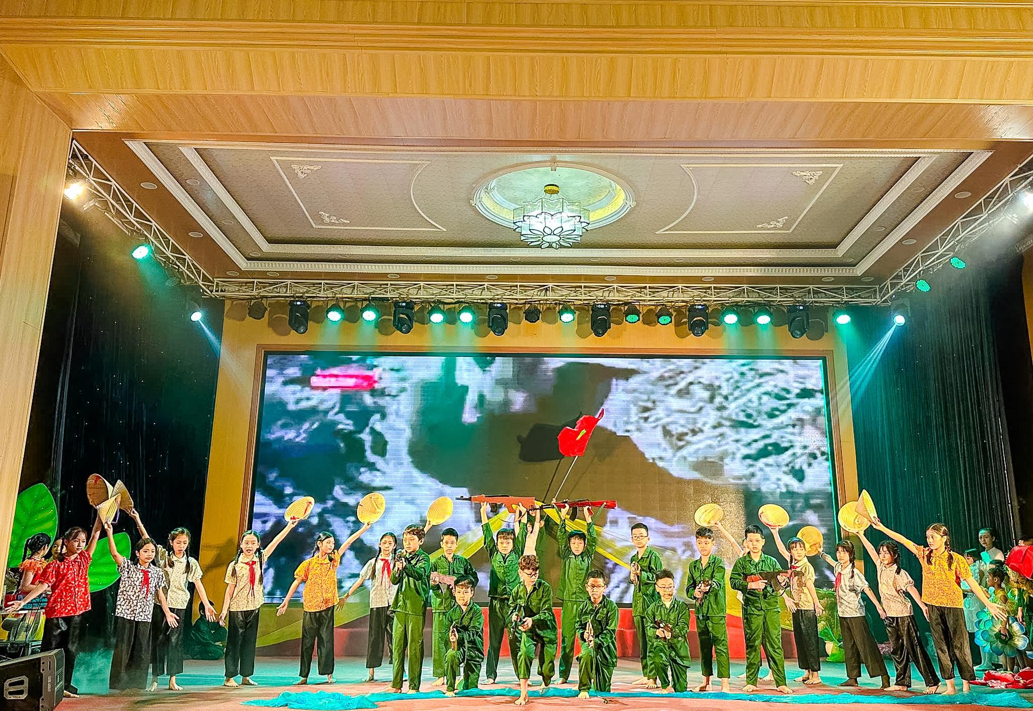 TOẠ ĐÀM NGÀY NHÀ GIÁO VIỆT NAM 20/11 – TRƯỜNG TIỂU HỌC HƯNG BÌNH