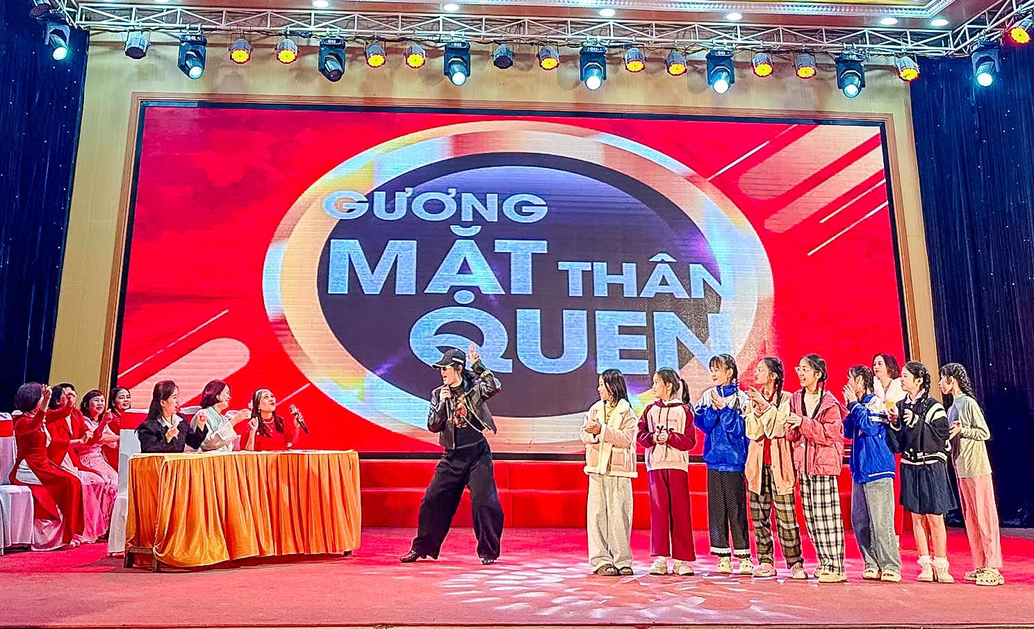 TOẠ ĐÀM NGÀY NHÀ GIÁO VIỆT NAM 20/11 – TRƯỜNG TIỂU HỌC HƯNG BÌNH