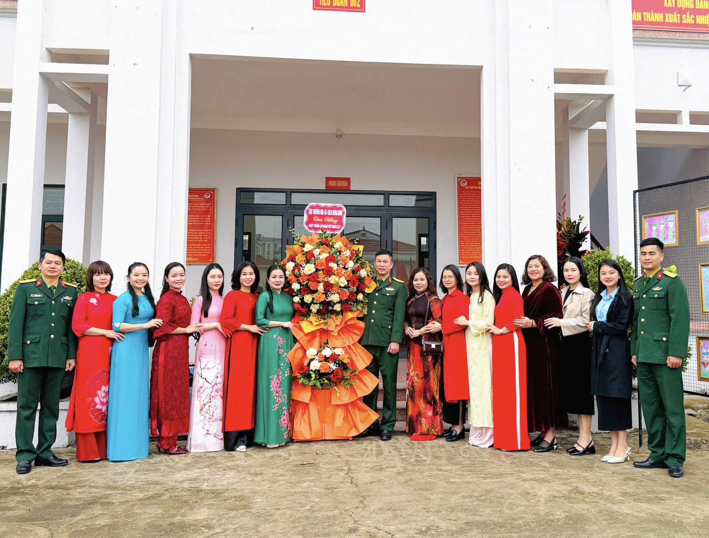 TRƯỜNG TIỂU HỌC HƯNG BÌNH CHÚC MỪNG NGÀY TRUYỀN THỐNG QUÂN ĐỘI NHÂN DÂN VIỆT NAM