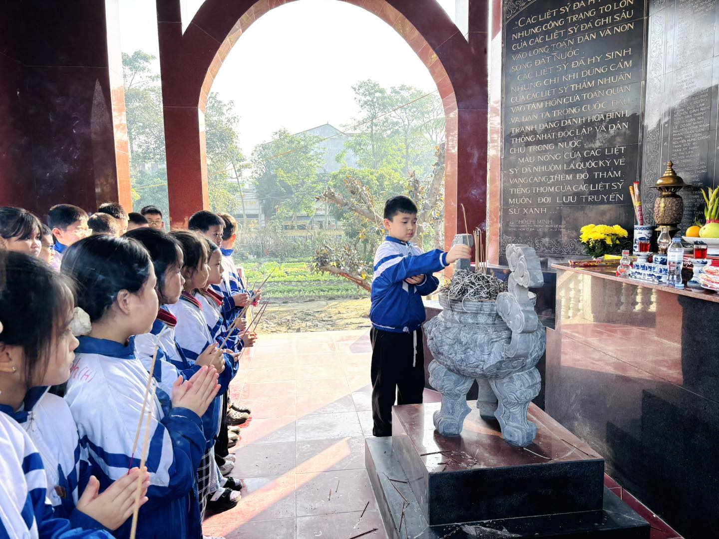 HOẠT ĐỘNG TRI ÂN – UỐNG NƯỚC NHỚ NGUỒN