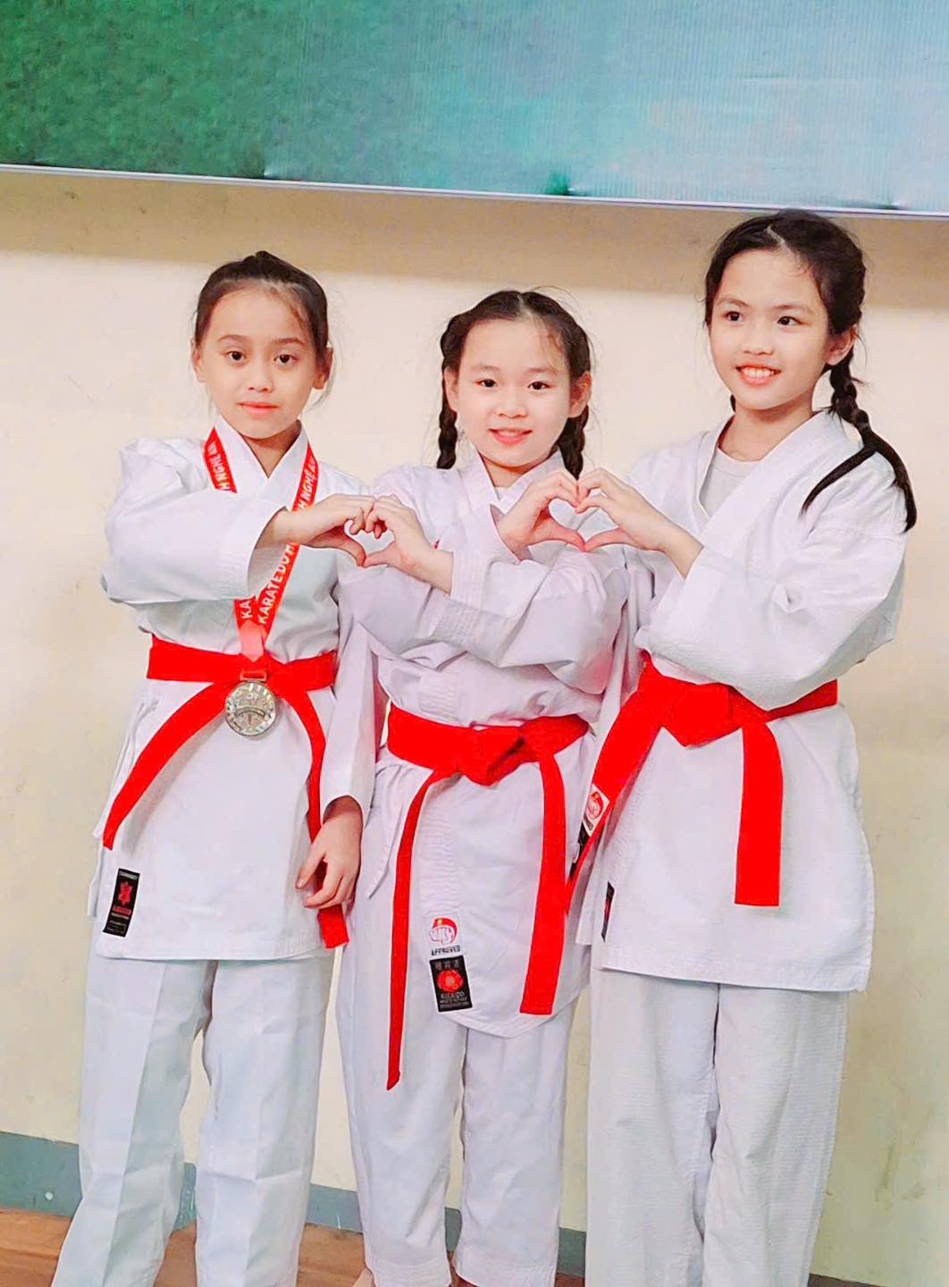 THÔNG BÁO TIN VUI! HUYỀN THOẠI VÕ THUẬT NHÍ XUẤT HIỆN TẠI TRƯỜNG TH HƯNG BÌNH!