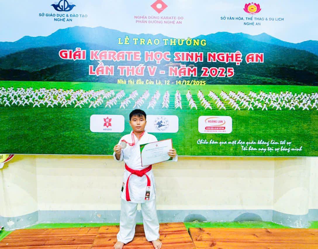 THÔNG BÁO TIN VUI! HUYỀN THOẠI VÕ THUẬT NHÍ XUẤT HIỆN TẠI TRƯỜNG TH HƯNG BÌNH!