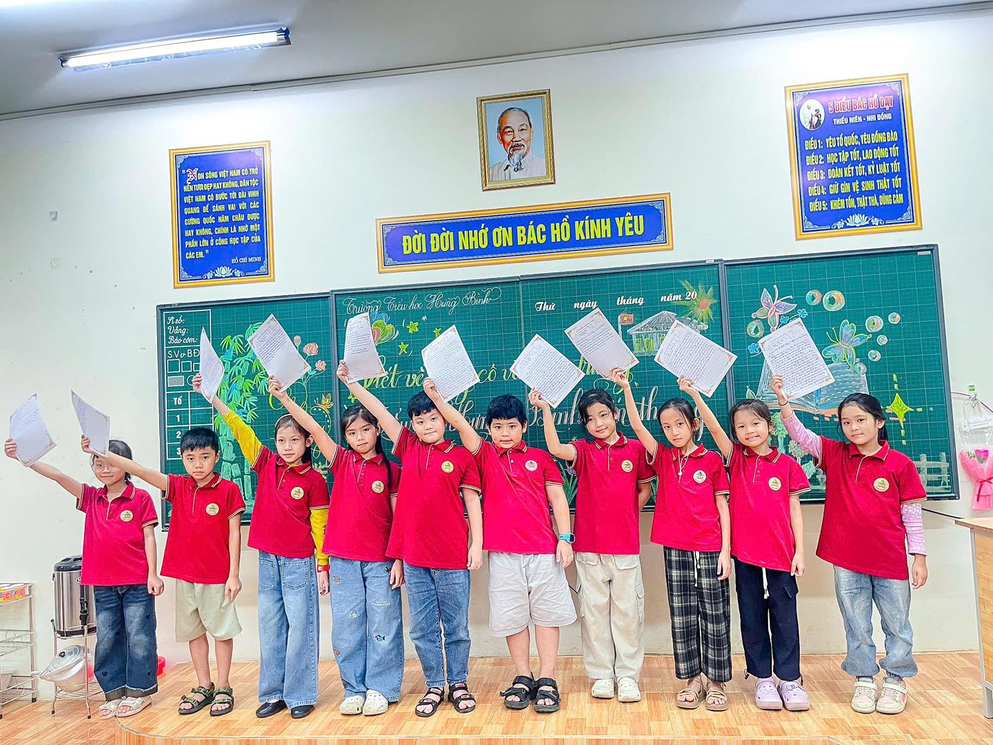 HỘI THI “VIẾT VỀ THẦY CÔ VÀ MÁI TRƯỜNG HƯNG BÌNH MẾN THƯƠNG”