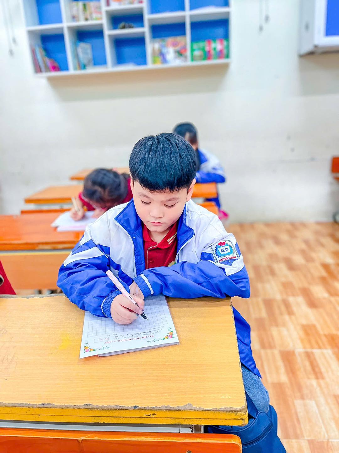 HỘI THI “VIẾT VỀ THẦY CÔ VÀ MÁI TRƯỜNG HƯNG BÌNH MẾN THƯƠNG”