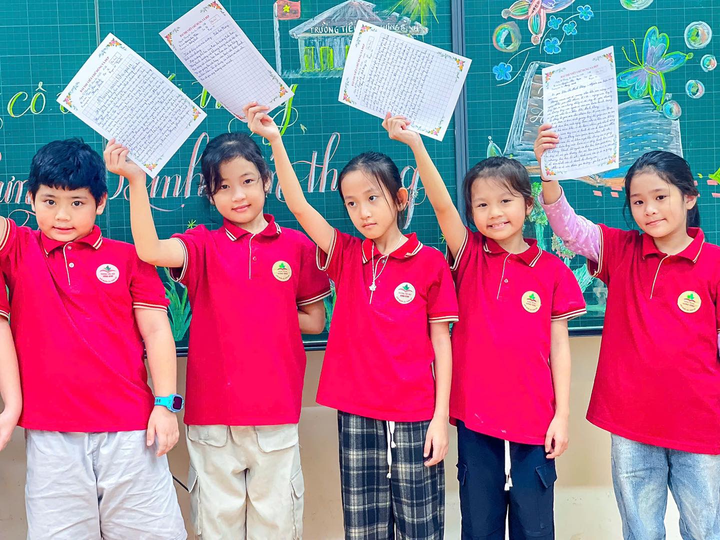 HỘI THI “VIẾT VỀ THẦY CÔ VÀ MÁI TRƯỜNG HƯNG BÌNH MẾN THƯƠNG”