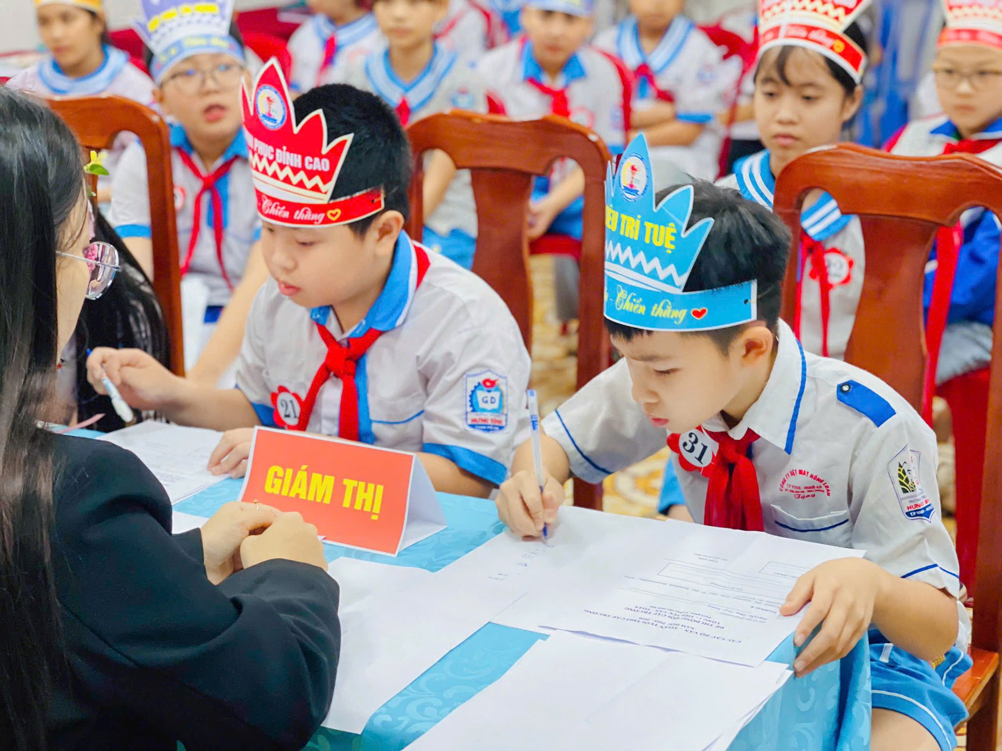 VĂN BAY BỔNG - TOÁN VỮNG VÀNG - TUỔI THƠ TOẢ SÁNG