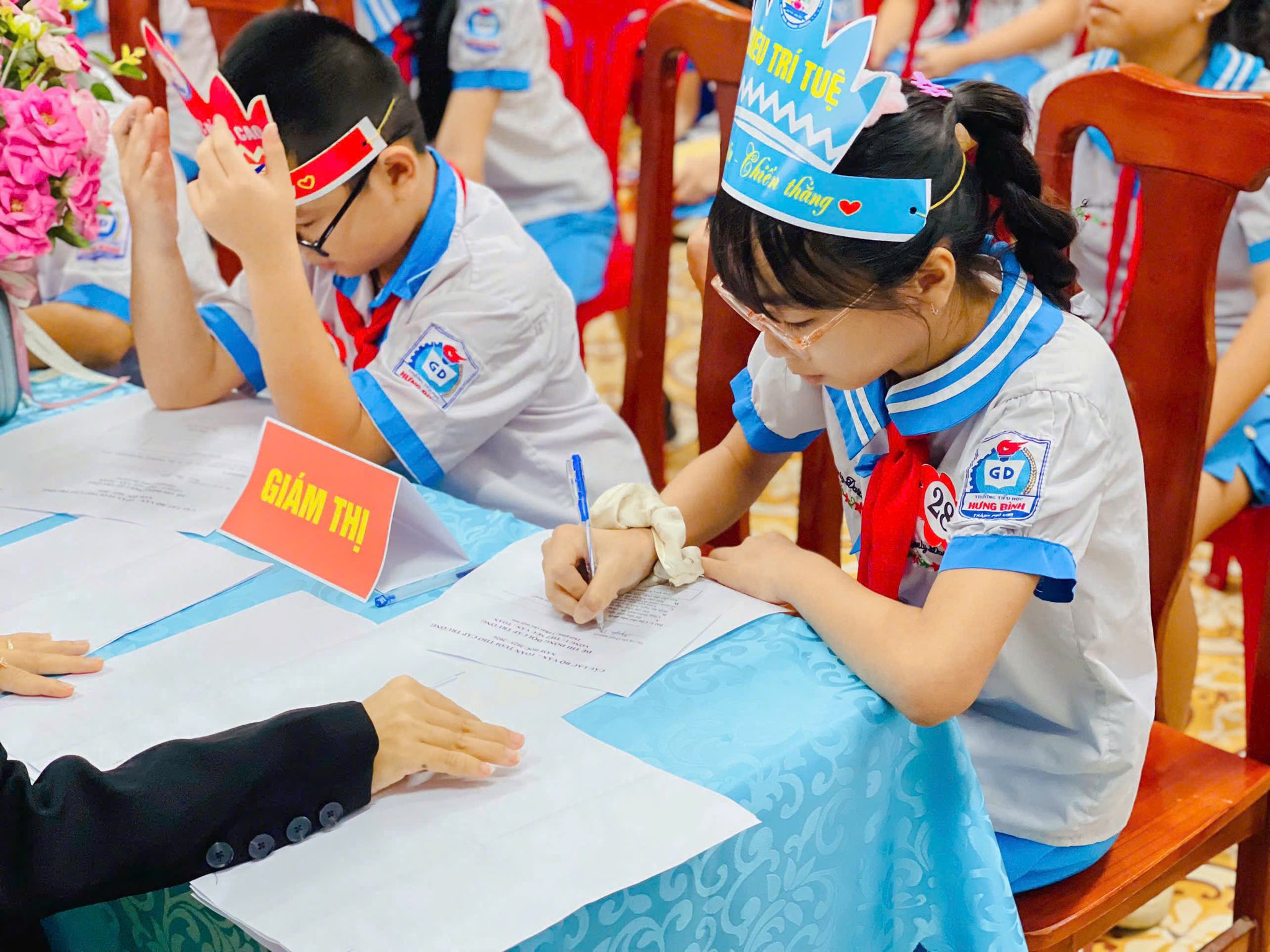 VĂN BAY BỔNG - TOÁN VỮNG VÀNG - TUỔI THƠ TOẢ SÁNG