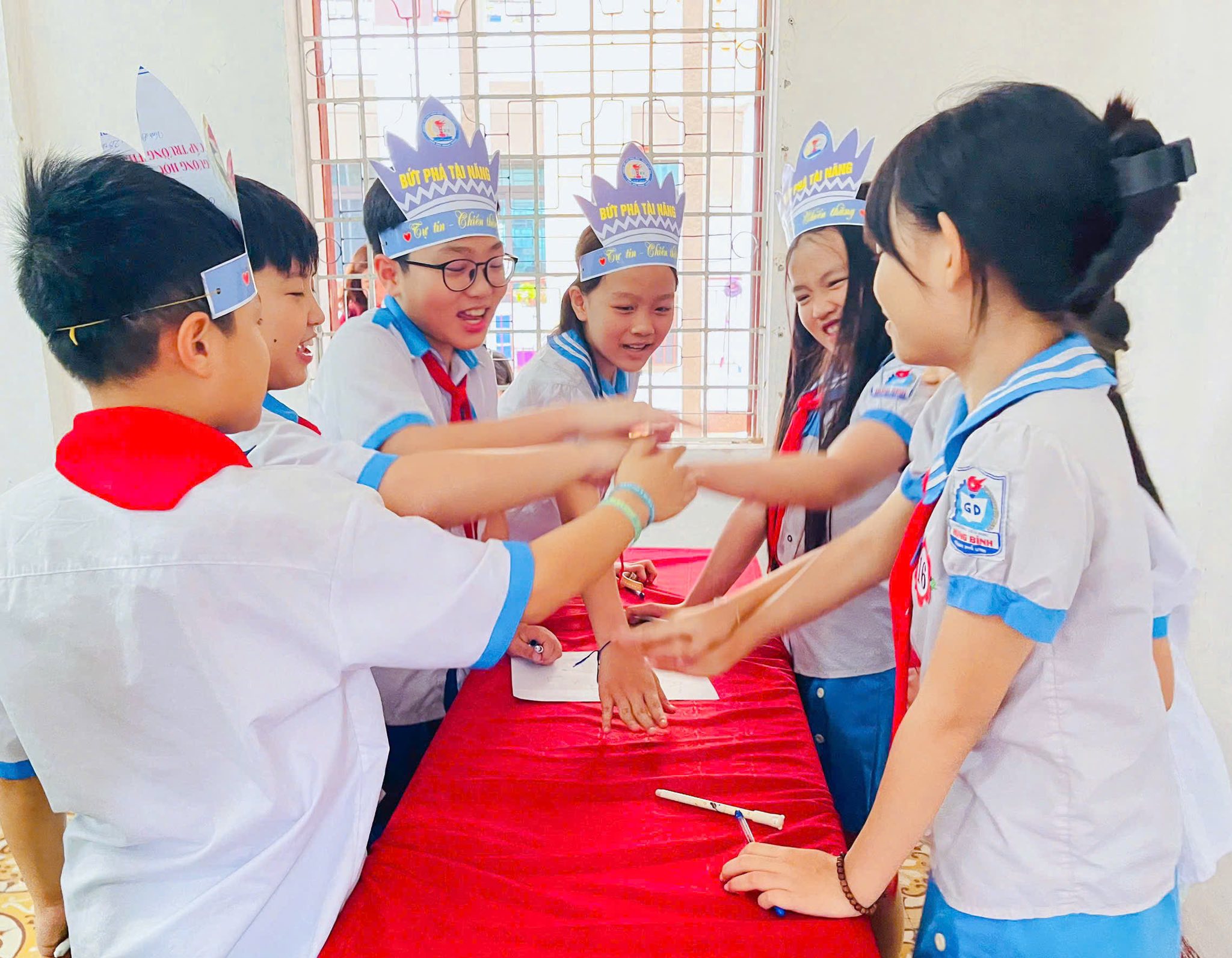 VĂN BAY BỔNG - TOÁN VỮNG VÀNG - TUỔI THƠ TOẢ SÁNG