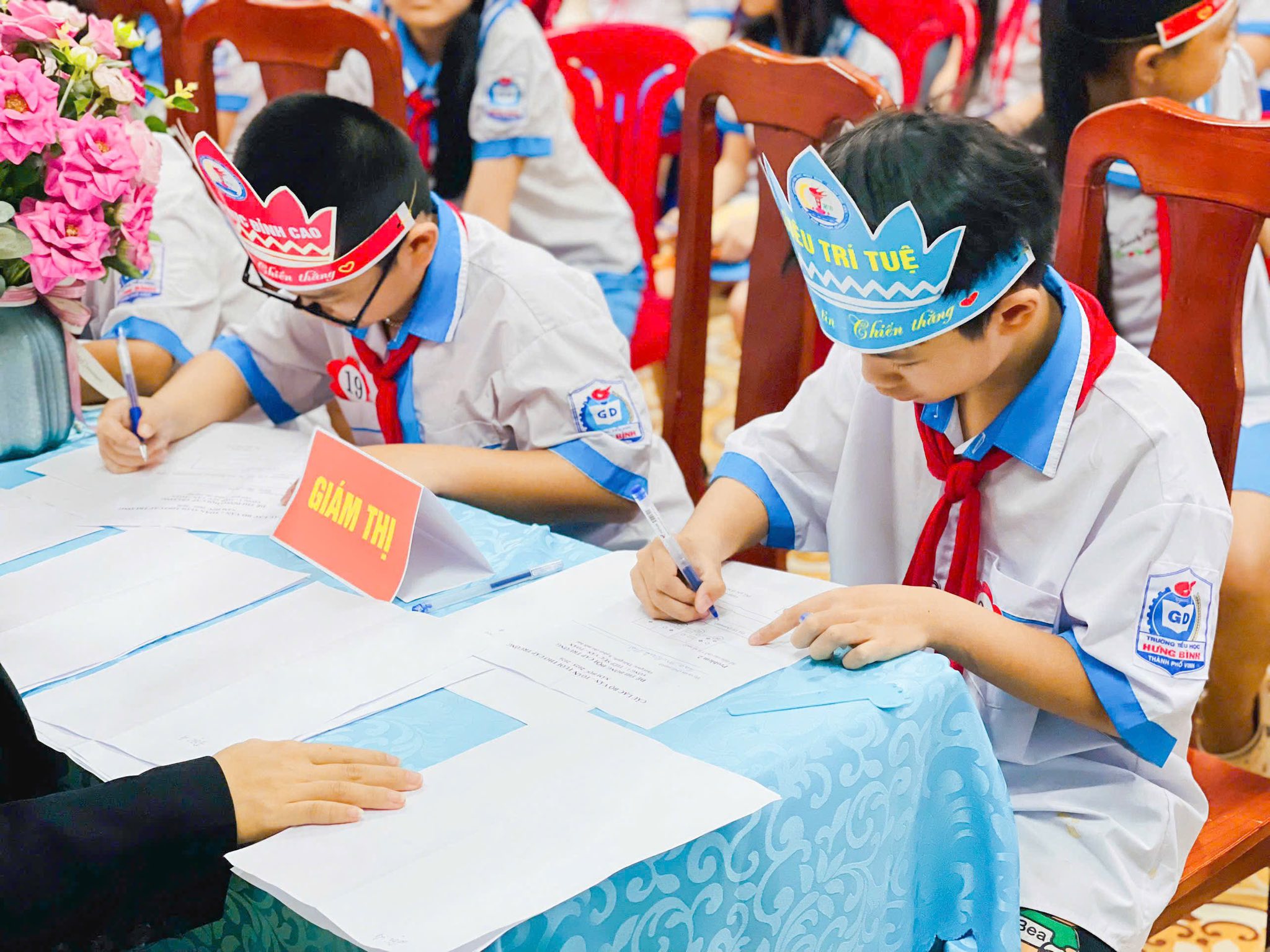 VĂN BAY BỔNG - TOÁN VỮNG VÀNG - TUỔI THƠ TOẢ SÁNG