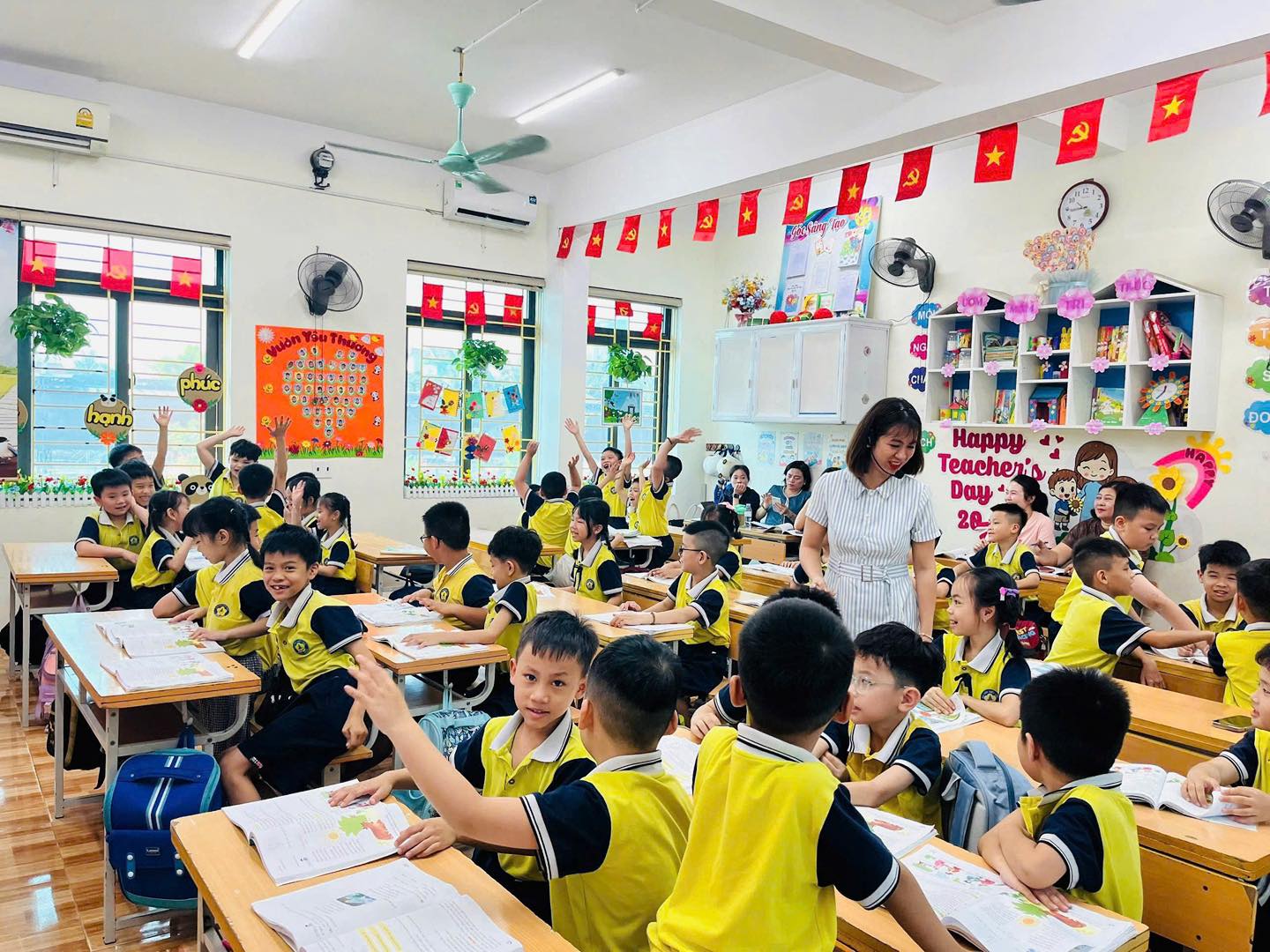 TIẾT Tiếng Việt: Nói và nghe – Kể chuyện: Chuyện bốn mùa Sáng hôm nay, lớp 2C đã có một tiết học thật đặc biệt, tràn đầy niềm vui cùng cô giáo Phạm Khánh Linh